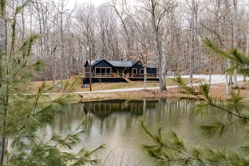 Secluded Cabin & Lake House! Private Pond! Pets! - Image 1
