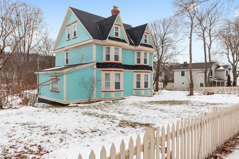 Powell House | 125yr Heritage Gem in Carbonear, NL - Image 1