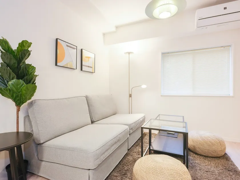 New interior! 10 mins walk Oyama Sta. Great access - Image 1