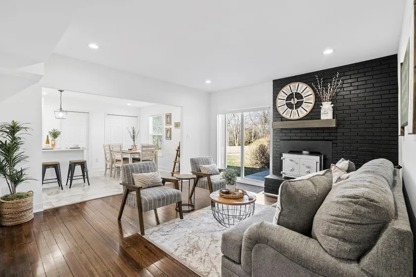 Newly Renovated Modern Farmhouse - Image 1