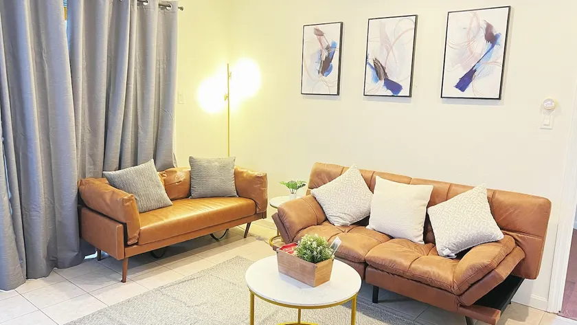 Hurry! High-Quality Guest House Deal - Image 1