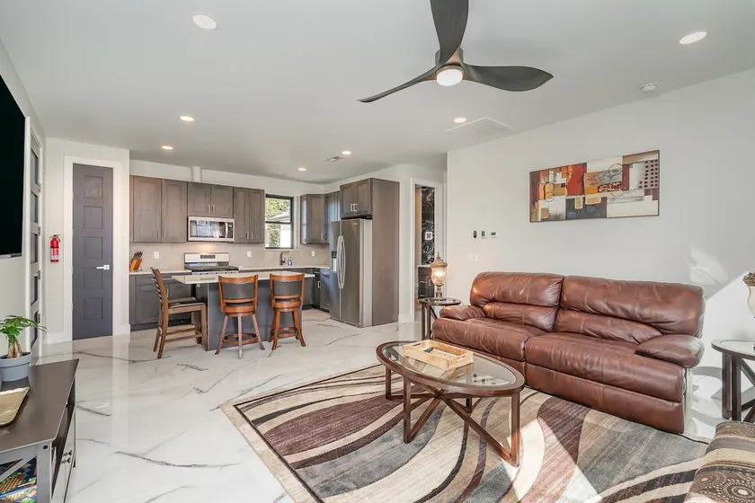 All New spacious cozy in-law suite - Image 1