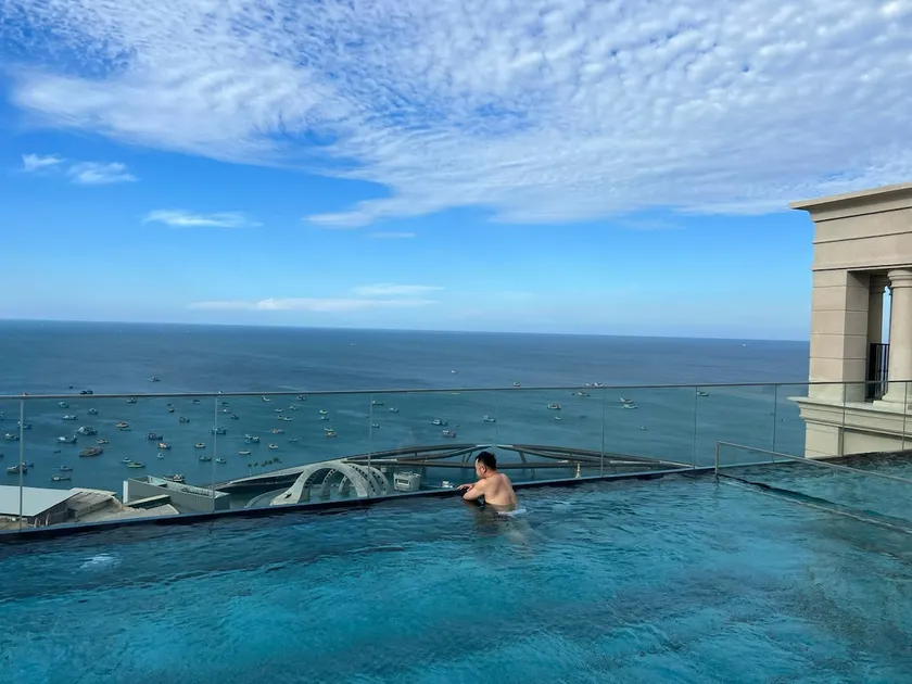 high-class, luxurious, sea view, - Image 1