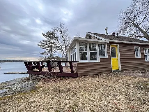 Muskoka - The Hummingbird Tea Lake cabin - Image 1