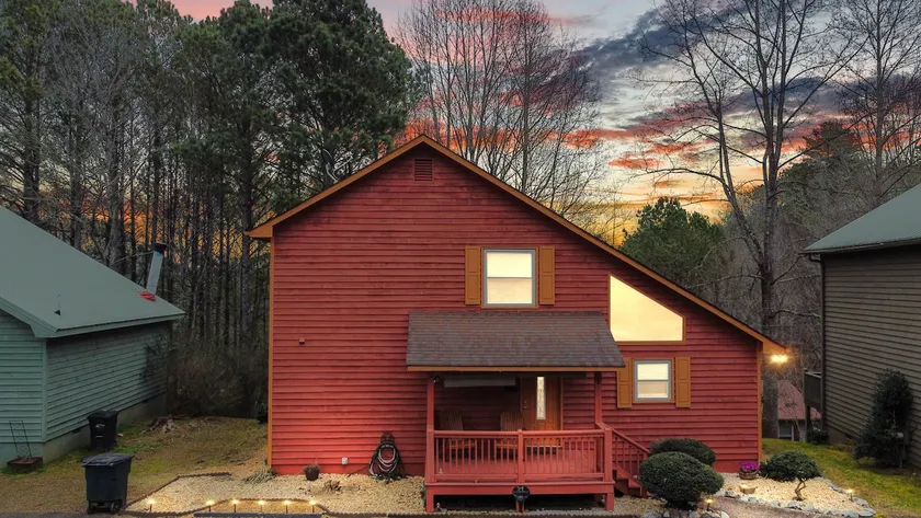 Walking distance to Pool & Rec Cntr! Apple Country - Image 1