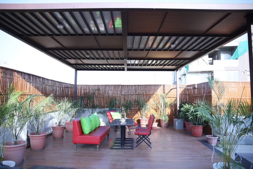 House of Vibes - Image 1