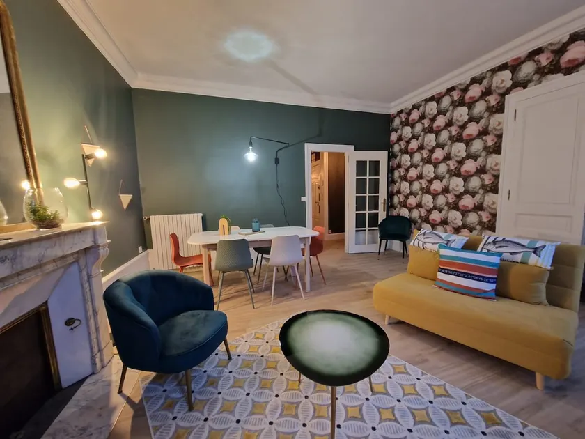 Bright spacious apartment - Image 1