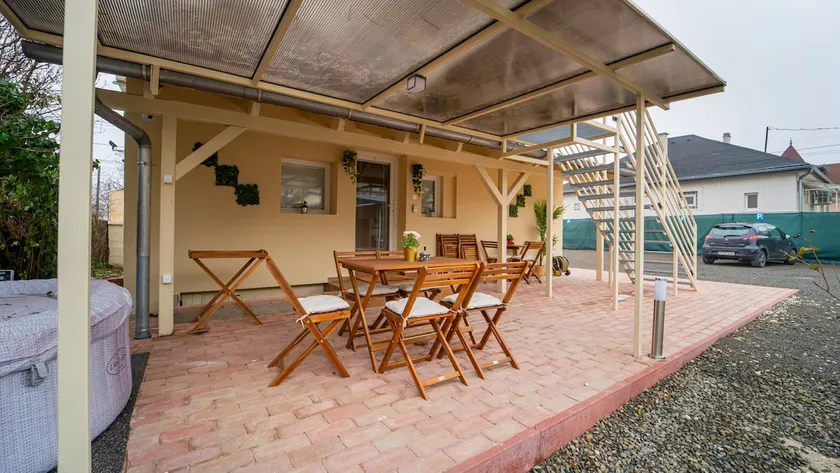 Palmy Home Dunakeszi - Image 1