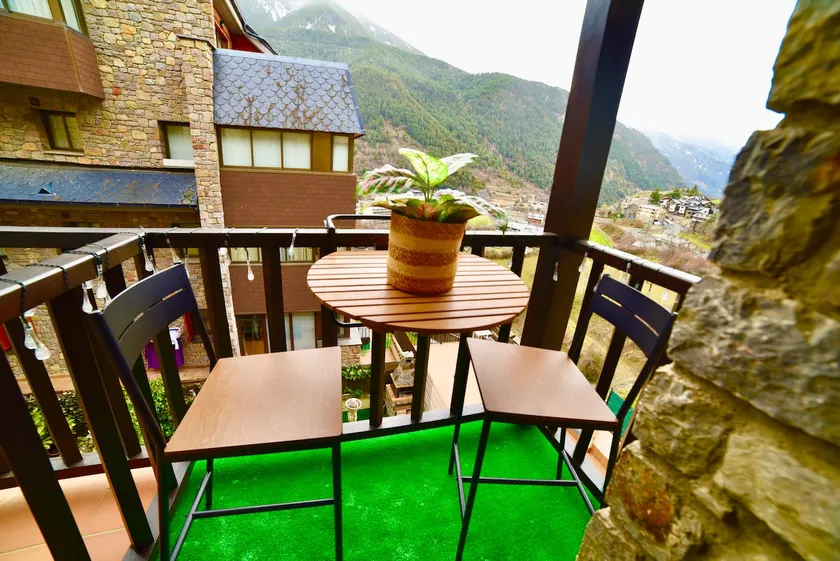 Balcony of inspiration with landscapes HUT-8434 - Image 1