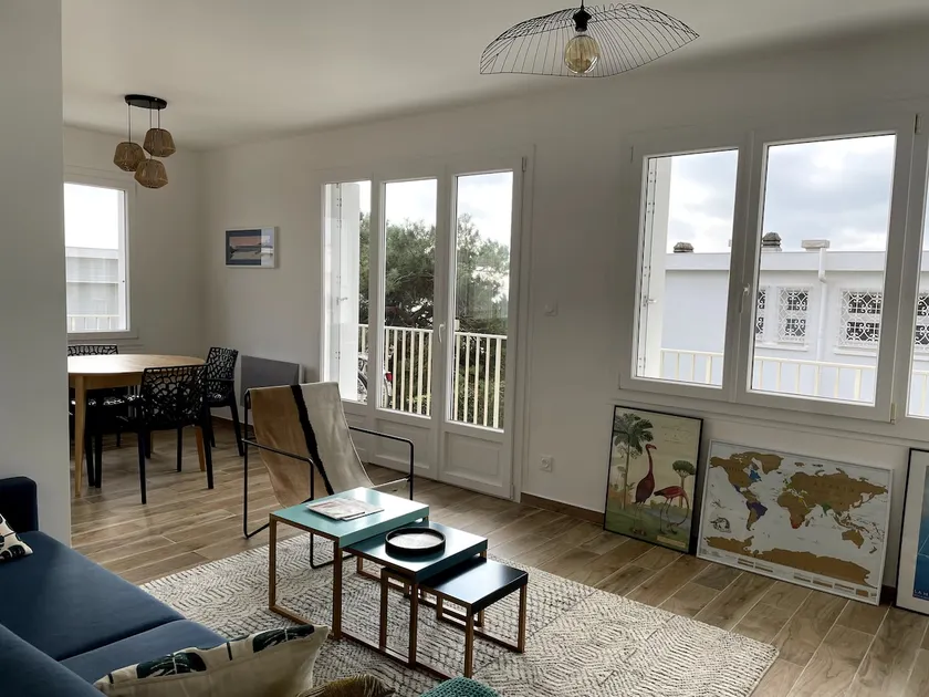 Apartment in Pontaillac with sea view and close to beaches - Image 1