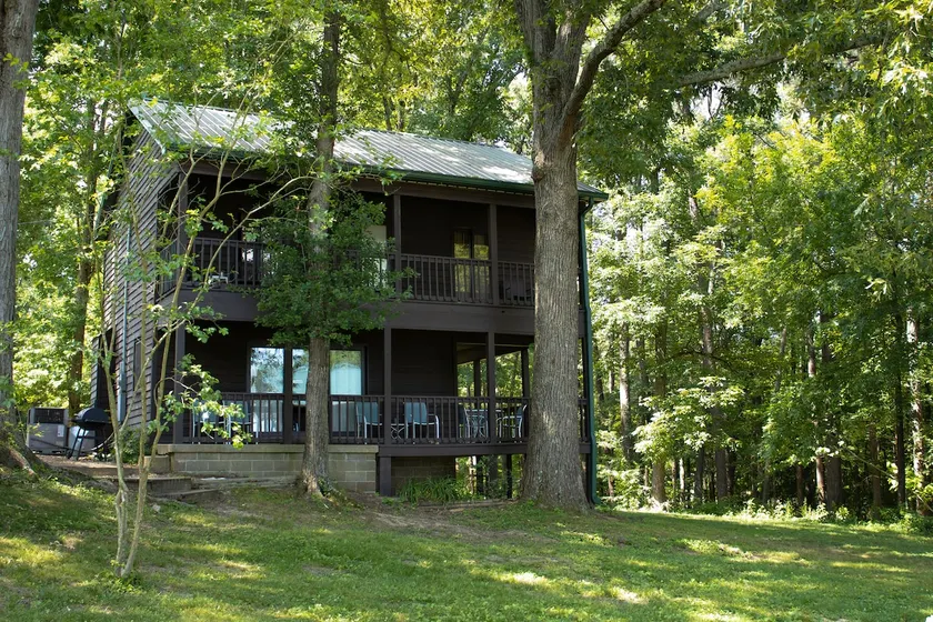 Kentucky Lake Cabin With Water Views - Image 1