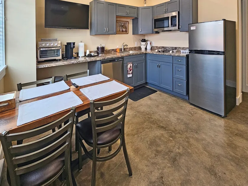Breckenridge Suites #5 - 2 BR with Full Kitchen - Image 1