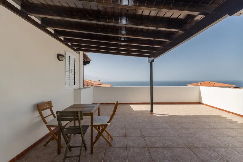 Penthouse in Agaete with Stunning Ocean Views - Image 1