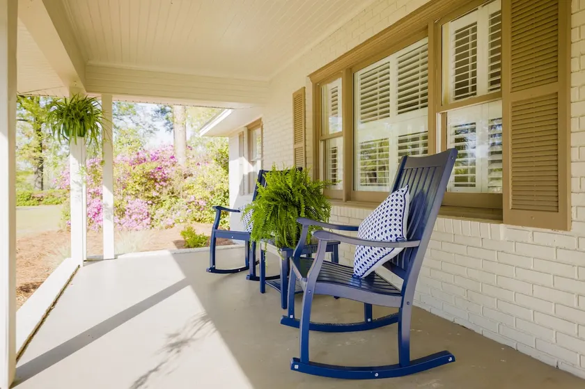 Huge fenced yard w grill & FP; near VSU/SGM & eats - Image 1