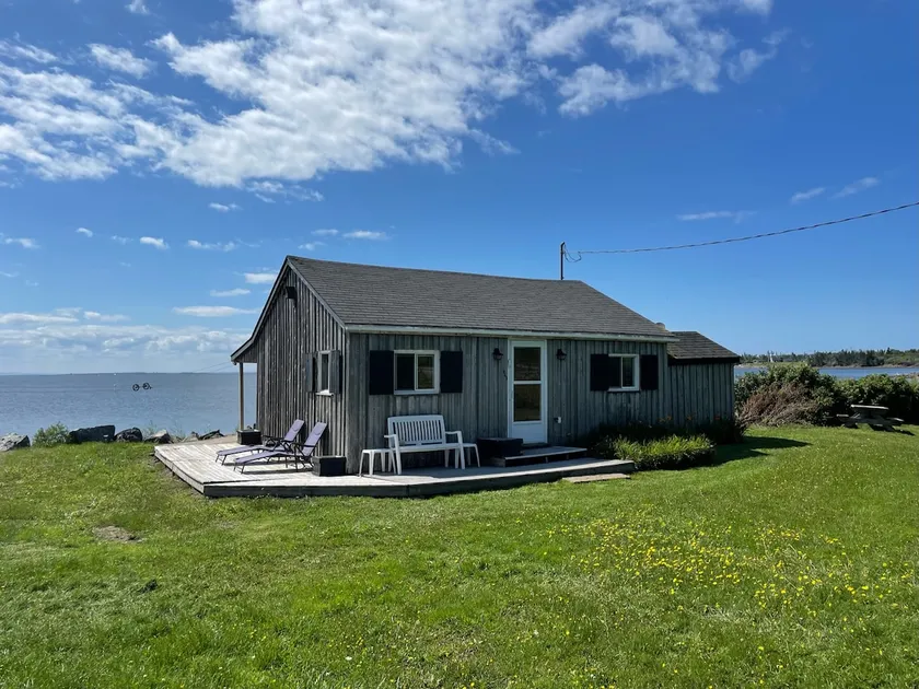 Sunset Beach Cottage - Image 1