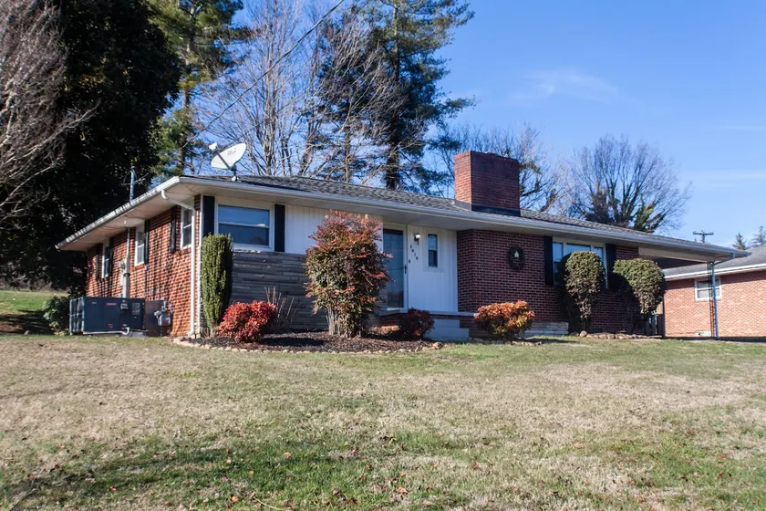 Doe Drop Inn - Image 1