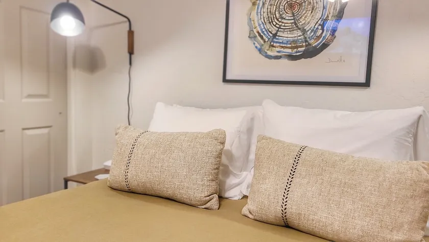 Mid Town Modern - Fam/Couples - Image 1