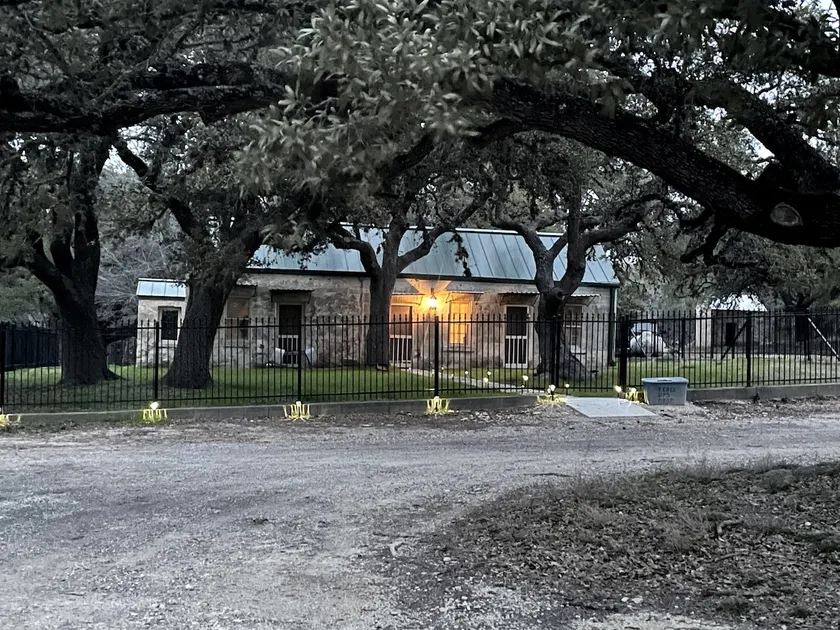 The Deer Haven Ranch Cottage 4 Beds - Image 1