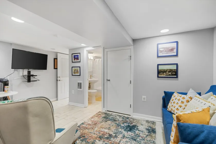 1-BR Pad in the Heart of Petworth / Walk to METRO - Image 1
