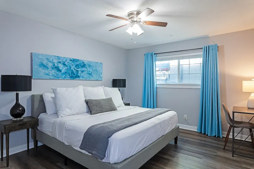 2BR The Raven Flats 10 | Hermann Park, Med Center - Image 1