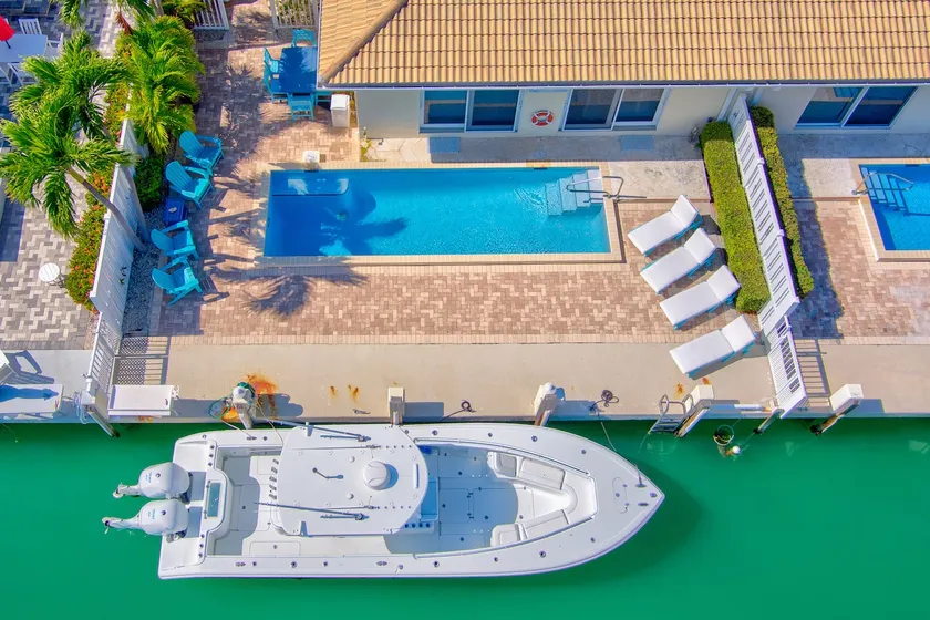 Paradise Cove! 50ft Dock Pool BBQ - Image 1