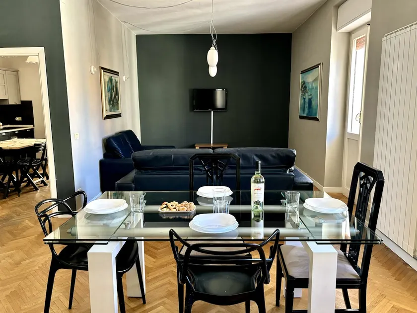 [Large] Apartment on two floors - Image 1