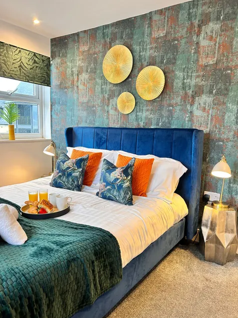 Beach breeze, sea views, private parking - Image 1
