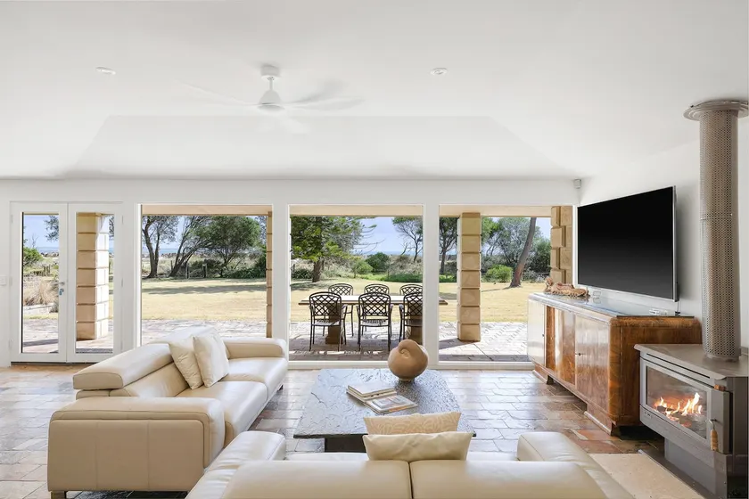 Cognac Beachfront Silverleaves Cowes - Image 1