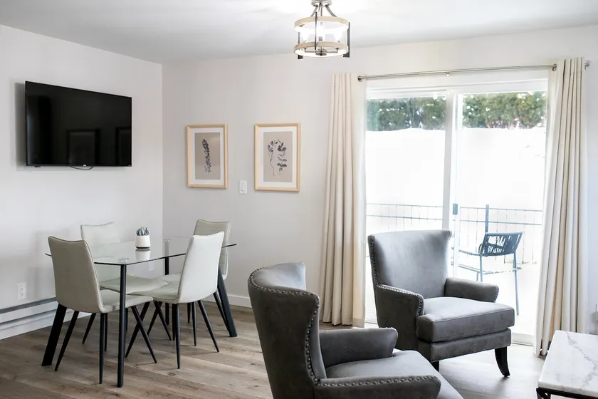 1Bd | Patio | Garage | PETS | LAKE | Sofa Sleeper - Image 1