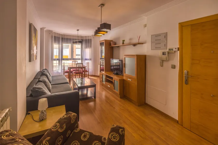 2-bedroom apartment - Image 1