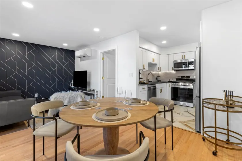 Sophisticated Apt. in New Haven - Image 1