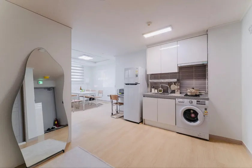 Group accommodation near Busan Station #01 Marant Cozy House - Image 1