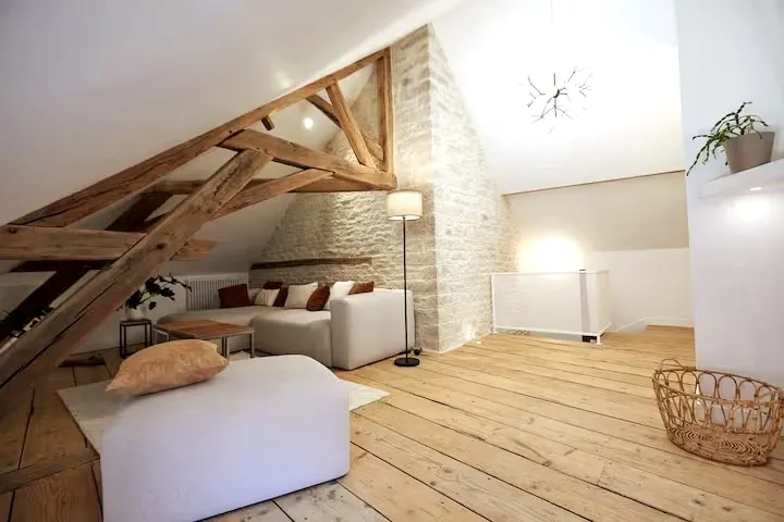 Couette&Living - Maison design à Savigny-les-Beaune - Image 1