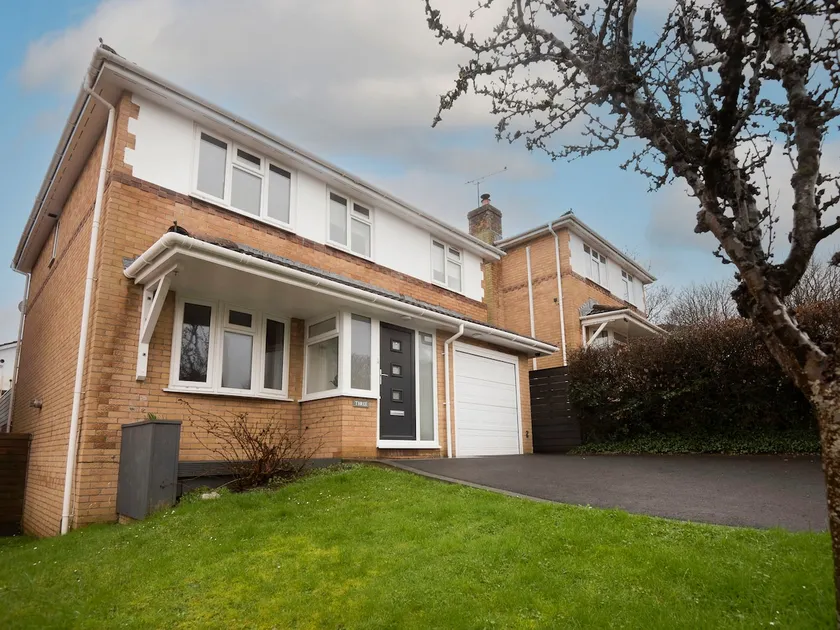 Spacious Family Home with Parking in Llandough! - Image 1