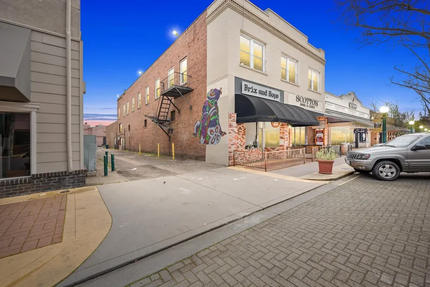Downtown Lodi Loft - Image 1