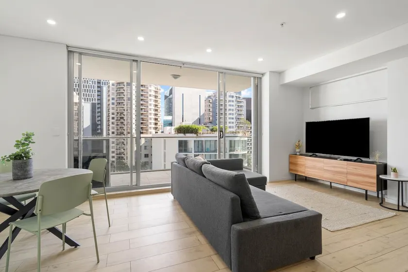 2BR| Free Parking+Street View| 7 min to Westfield - Image 1