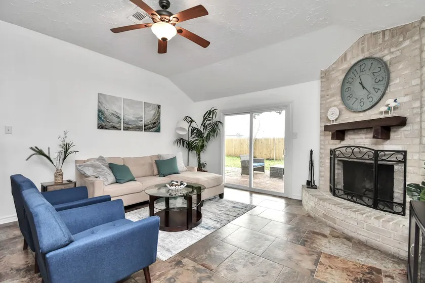 Ocean Breeze Hideaway - Image 1