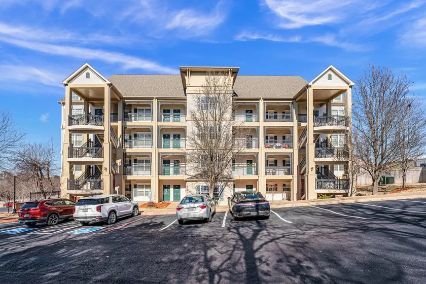 Great location 2Bd/2Ba w/Christmas decor Nov-Jan. - Image 1