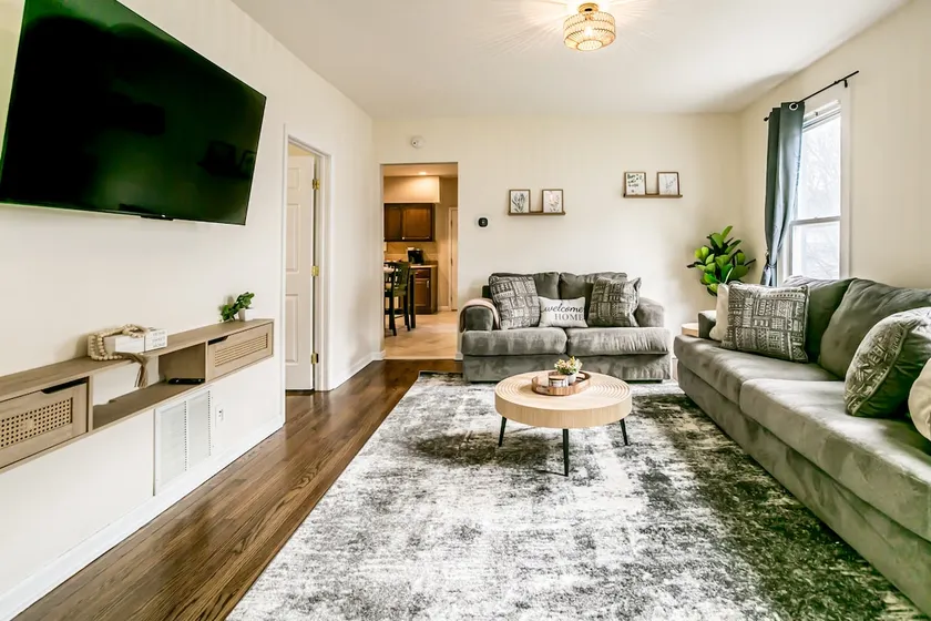 Chic 3BR Gem, Tipp Hill, SYR - Image 1