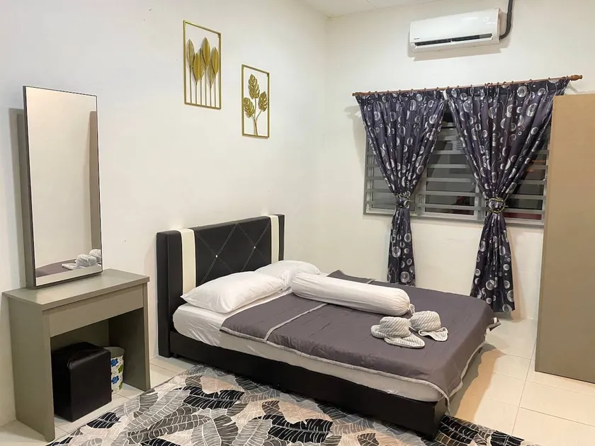 Uzma Homestay Kuala Sg Baru, Melaka - Image 1