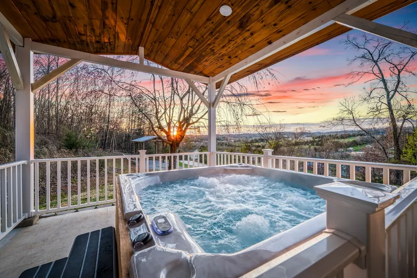 3BR w/Hot Tub + Grill + Games | Great Location! - Image 1