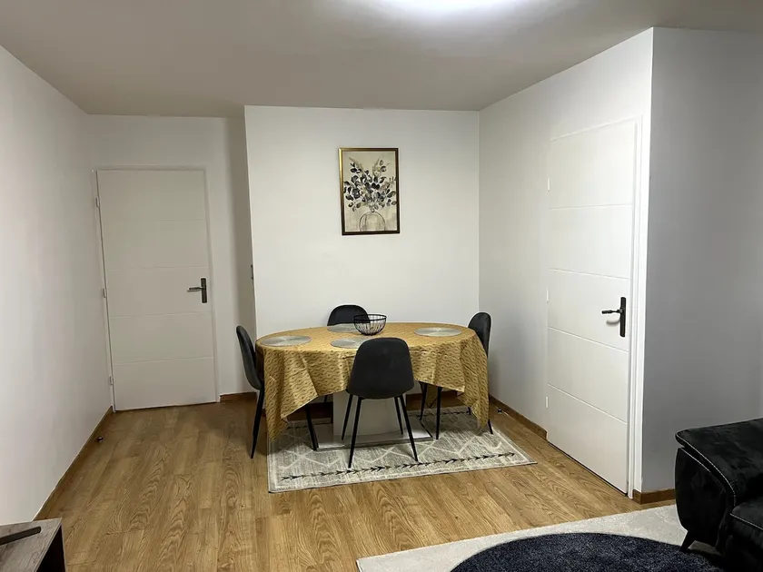 nice appartment, 2 bedroom, balcony, parking lot - Image 1