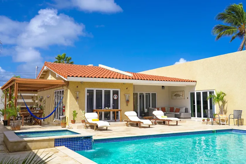 Pool View apt-2Bd-2Bt/Kitchen. 5min Palm Beach - Image 1