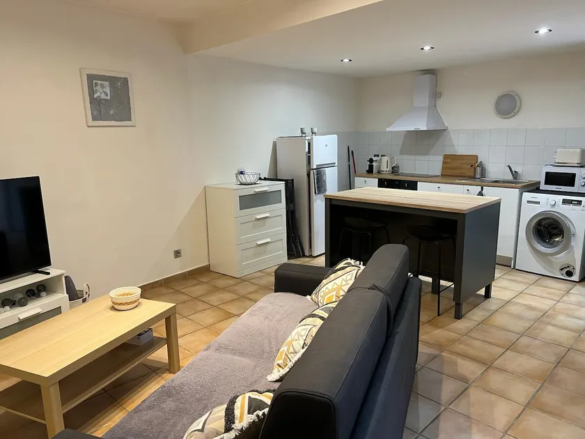 Entire small accommodation - Vauvert Center - Air-conditioned - Image 1