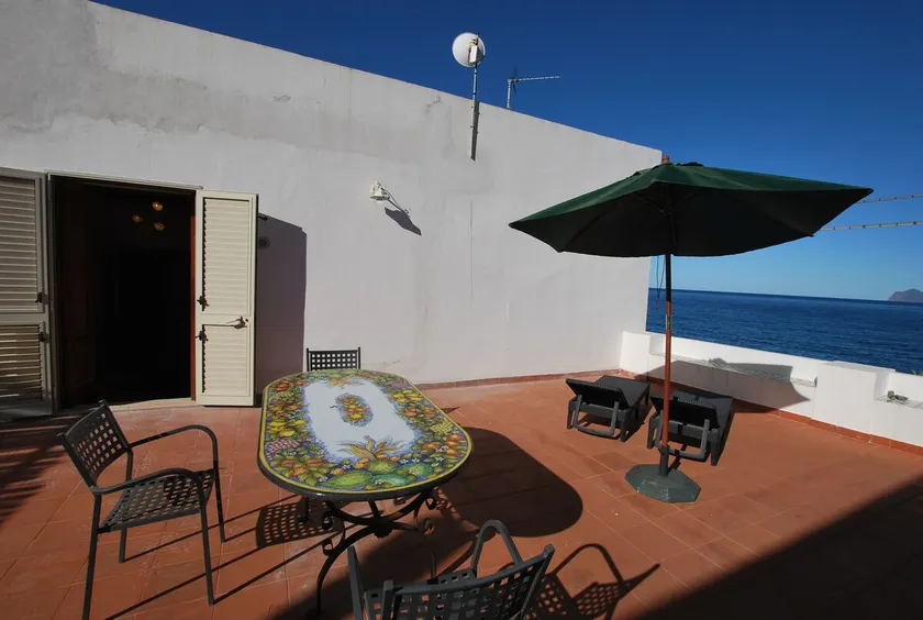 007 Oasis2 terrace overlooking the sea Canneto - Image 1