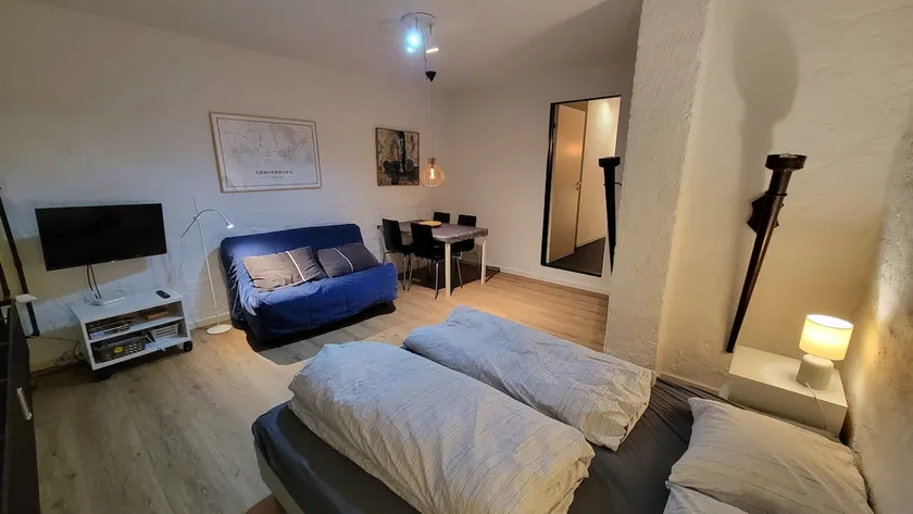 1 room Apartment 60m from the harbor - Image 1