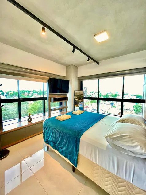Wide View and Industrial Style in this Beautiful Loft - Image 1