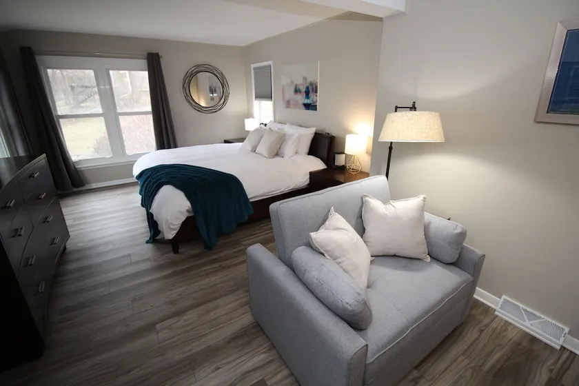 The 515 House - Stylish Stay Near Dwntwn + Airport - Image 1