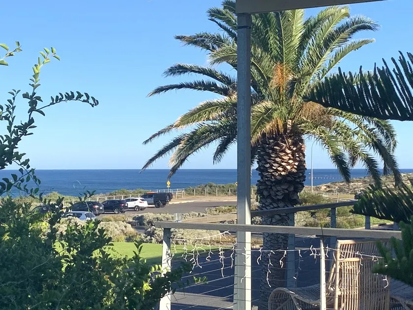 Oceanview Esplanade Beach House - Image 1