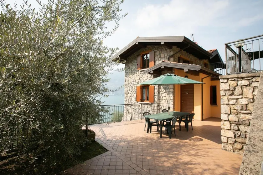 IseoLakeRental - La Stallina - Monte Isola - Image 1